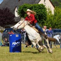 Marine au Barrel Racing à Saignes